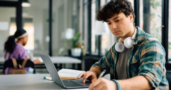 Note-taking vs. using an AI chatbot: which is most helpful for learning?